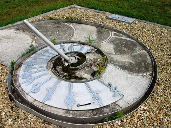 nass_news_2014_sep_amelia_peabody_sundial